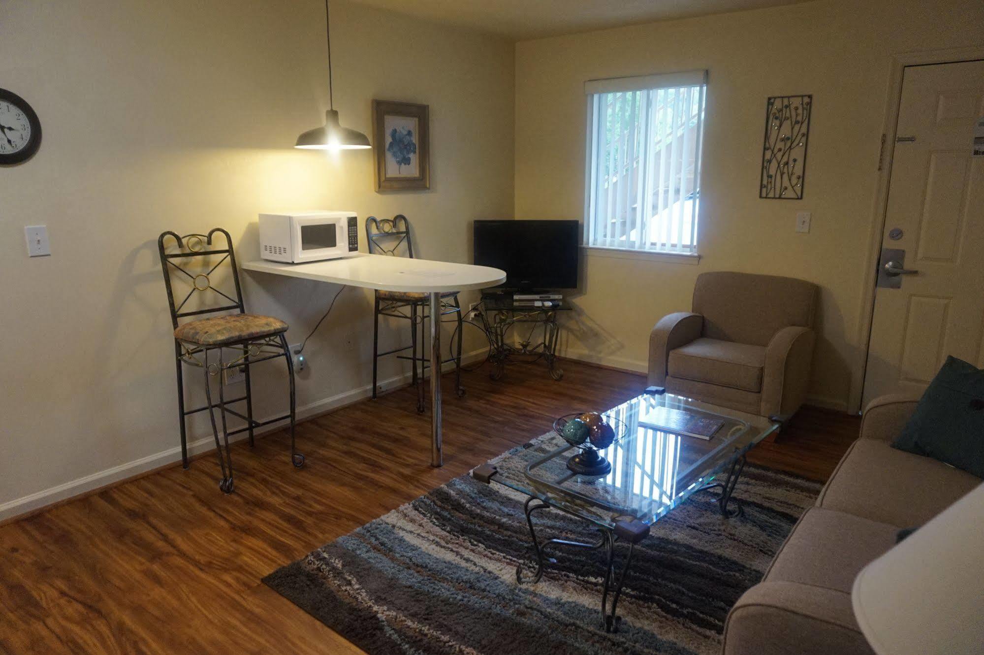 Affordable Corporate Suites Of Salem Esterno foto